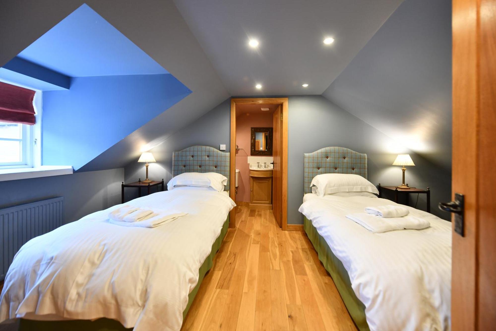 Cloncaird Castle Estate Cottages Maybole Exteriör bild
