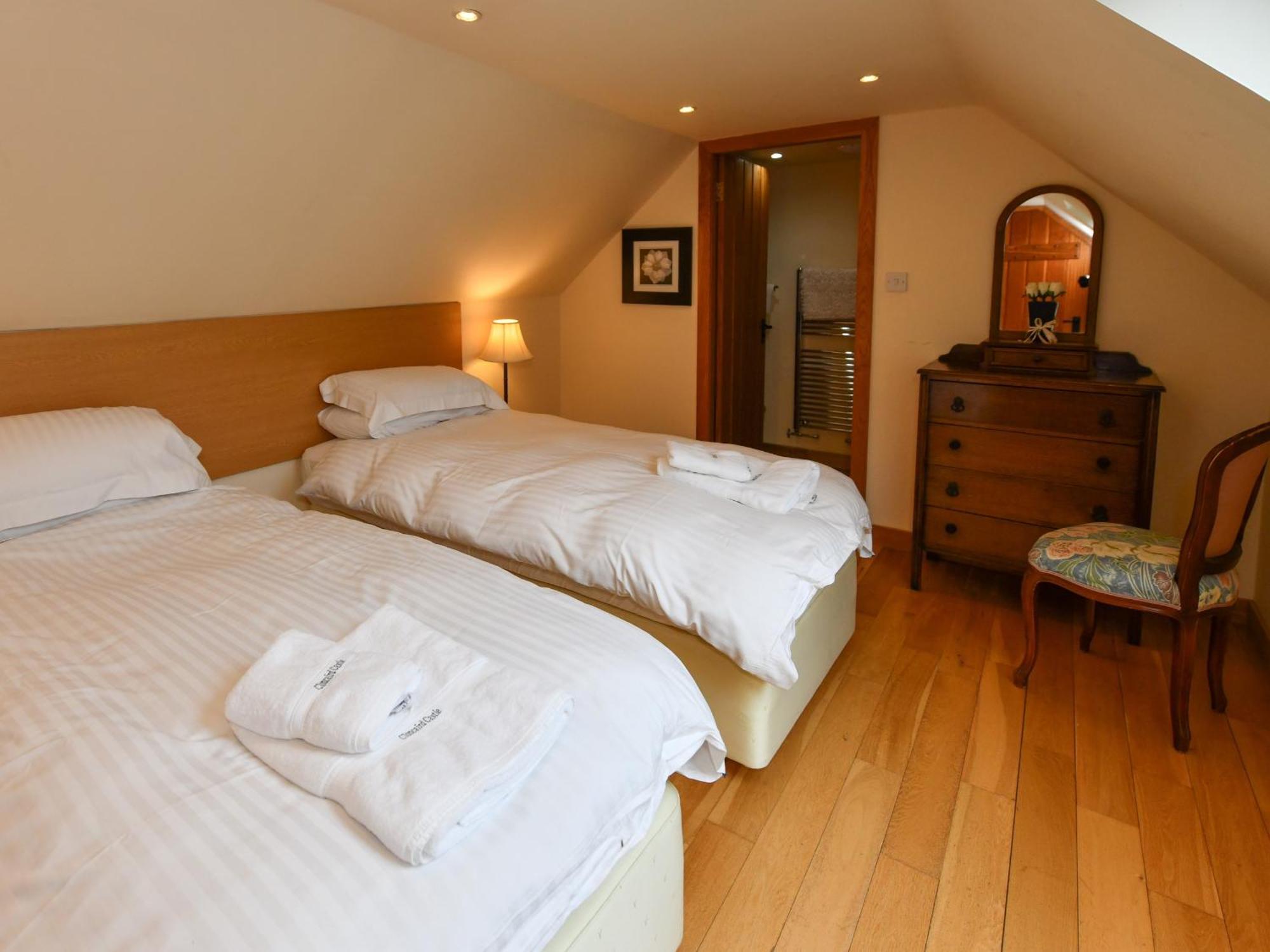 Cloncaird Castle Estate Cottages Maybole Rum bild