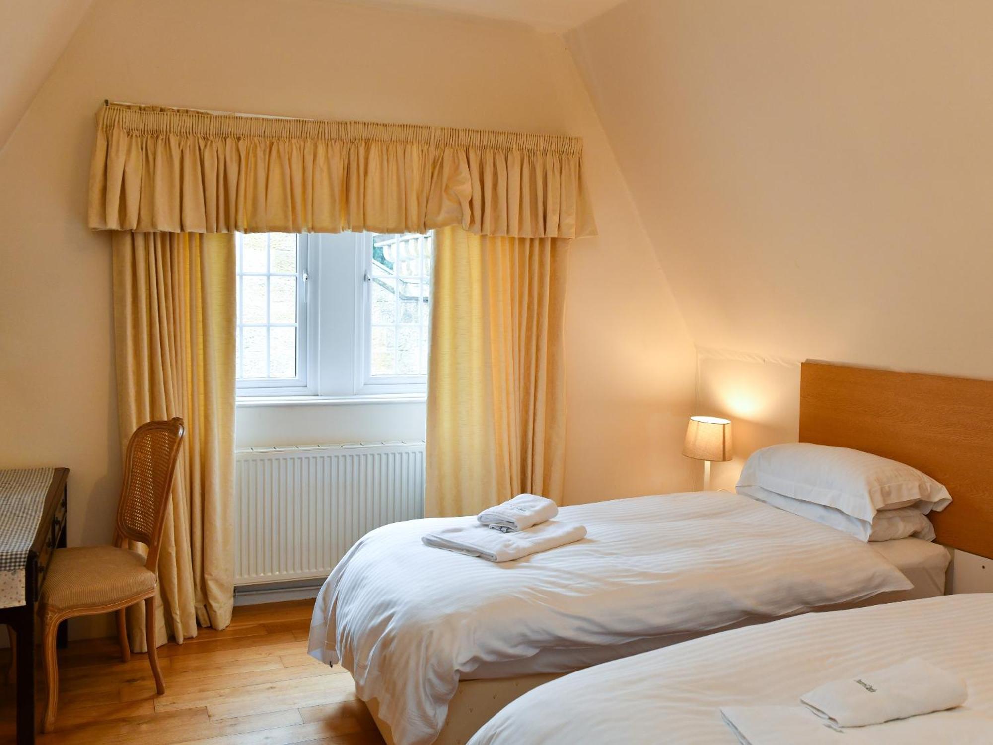 Cloncaird Castle Estate Cottages Maybole Rum bild