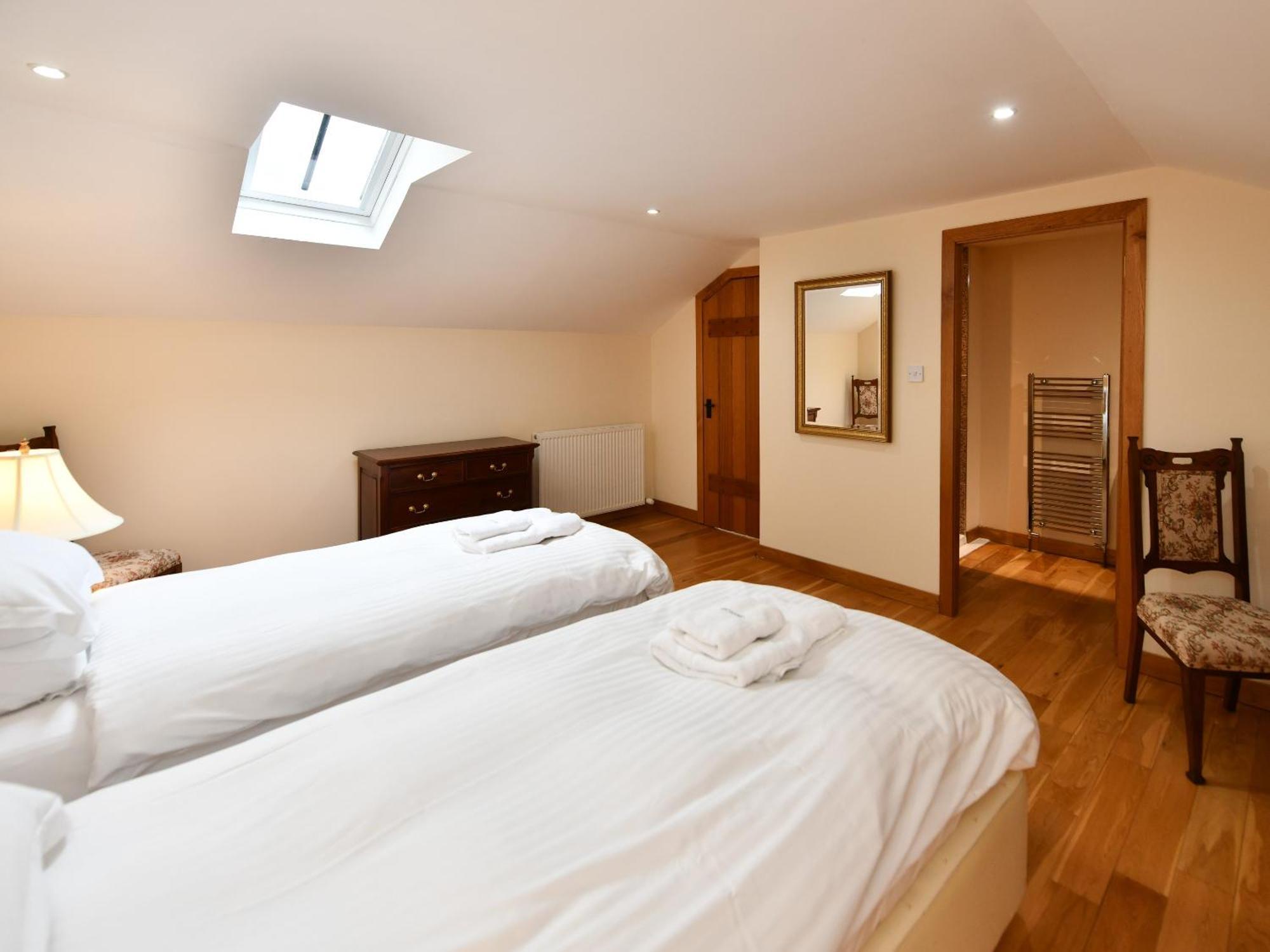 Cloncaird Castle Estate Cottages Maybole Rum bild